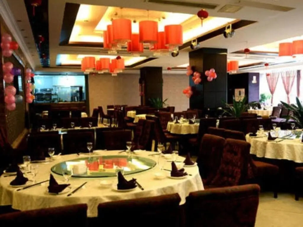 Чэнду: Rayne Holiday Hotel