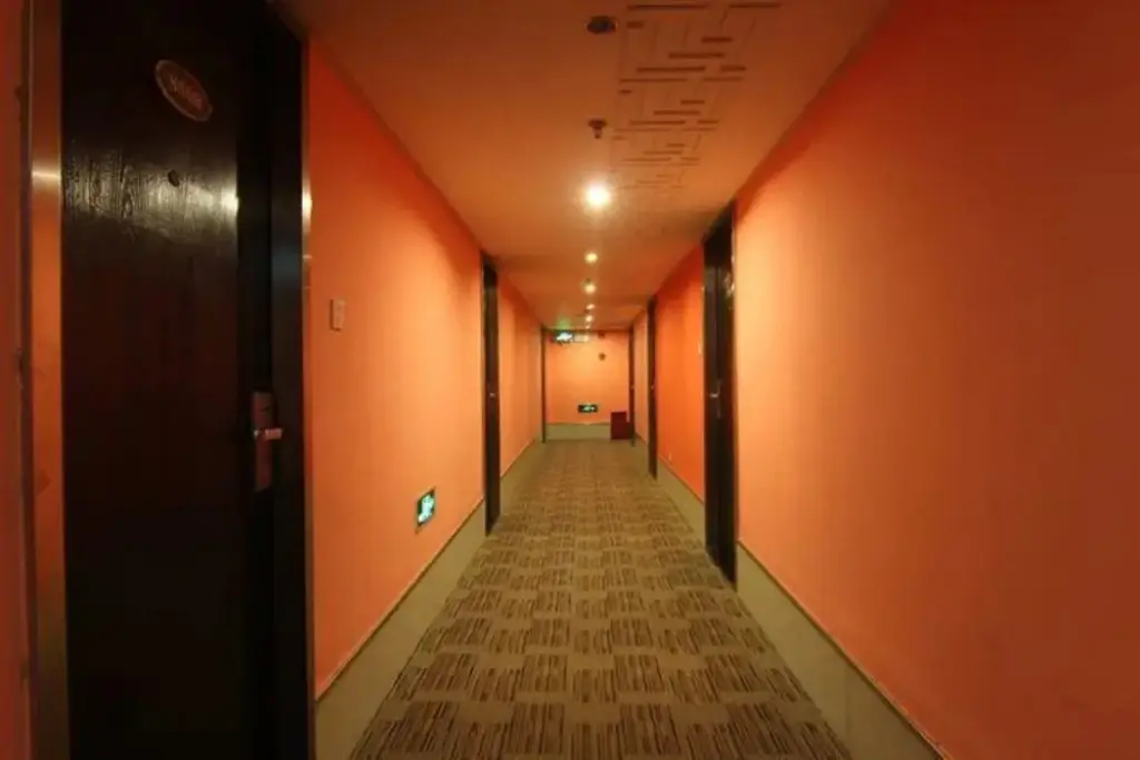 Шанхай: Motel 168 Shanghai Changping Road Branch