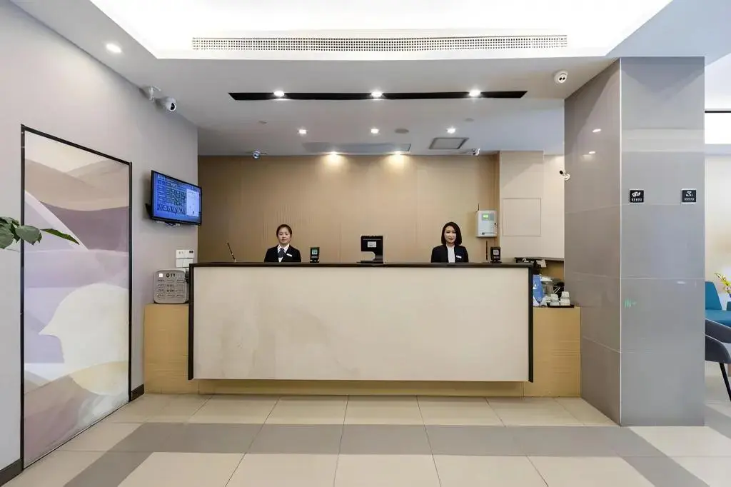 Шанхай: Motel 168 Shanghai Changping Road Branch