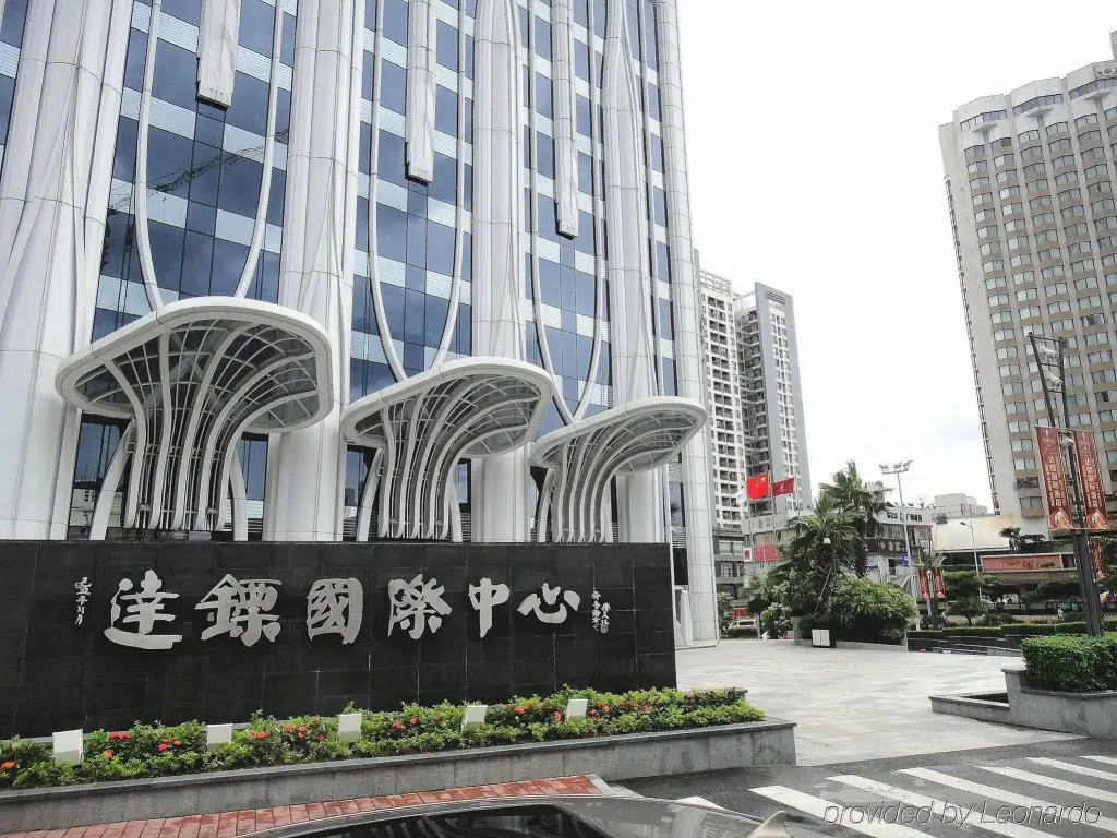 Vertical City Hotel Guangzhou — фото 1