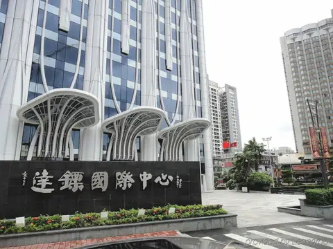 Vertical City Hotel Guangzhou — фото 1