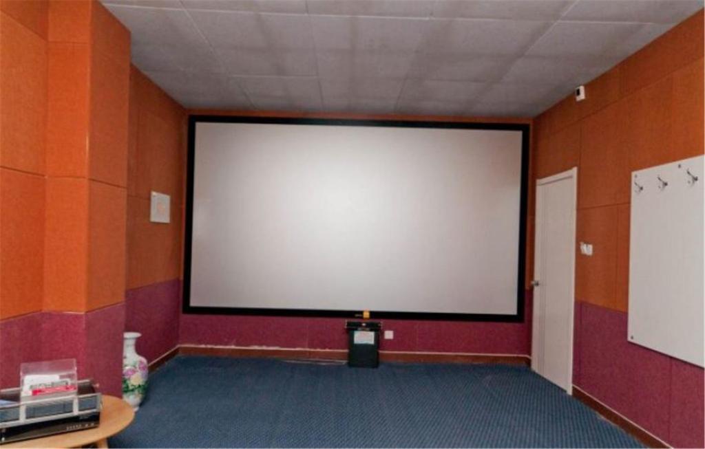 Дунъин: Kunming Film Culture Hotel