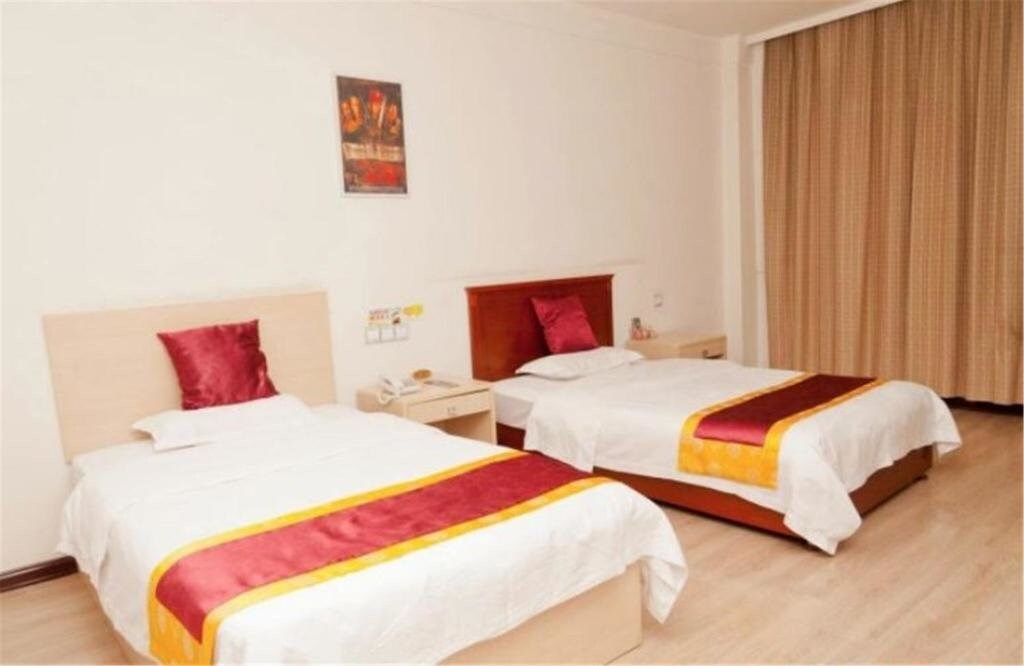 Дунъин: Kunming Film Culture Hotel