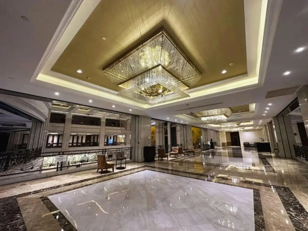 Чжэньцзян: Jurong Yukun New Century Hotel Jiangsu