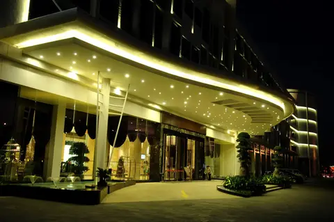 Haoyin Gloria Plaza Hotel — фото 1