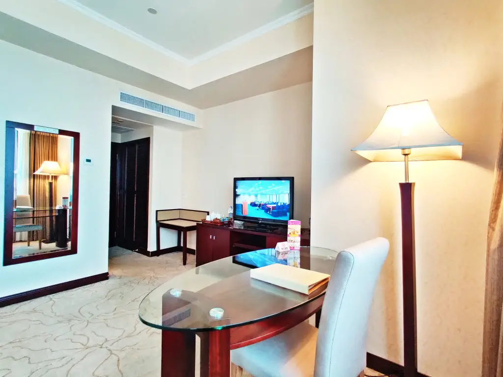 Majestic Hotel — фото 1