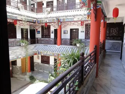 Dali Four Season Flower Inn — фото 1