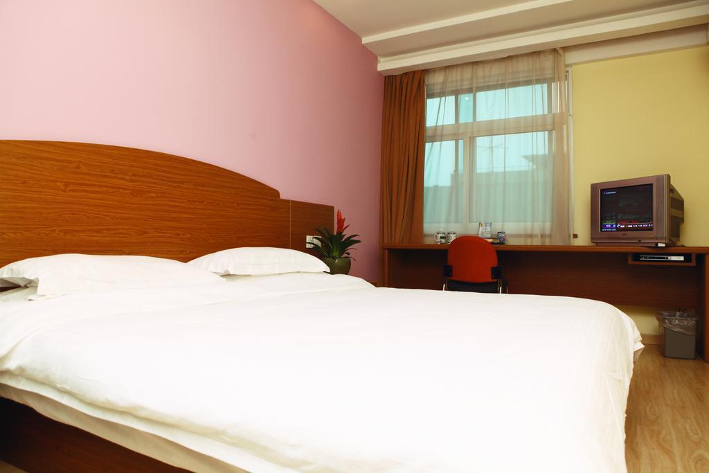 Ханчжоу: Super 8 Hotel Hangzhou Fengqi Road