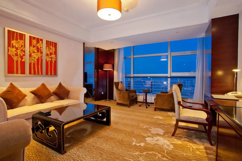 Циндао: Grand New Century Hotel