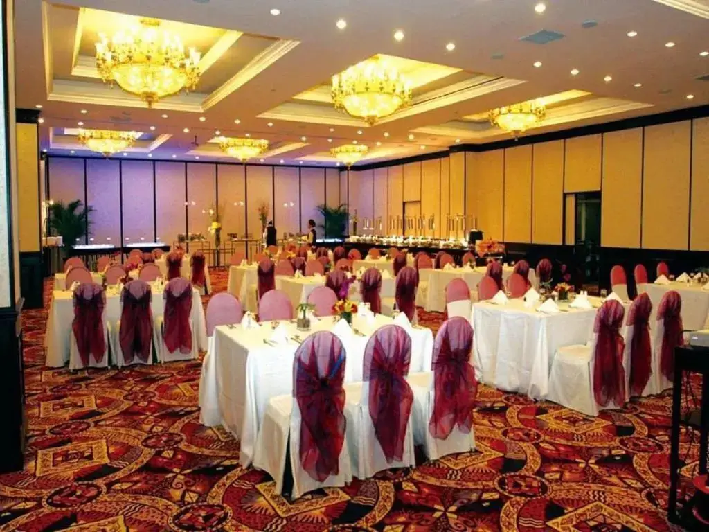 Пекин: Beijing Continental Grand Hotel