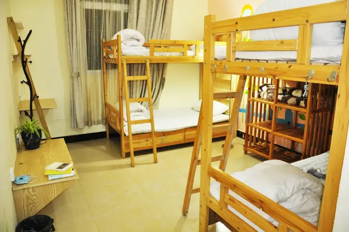 Дали: Dali Five Elements Hostel