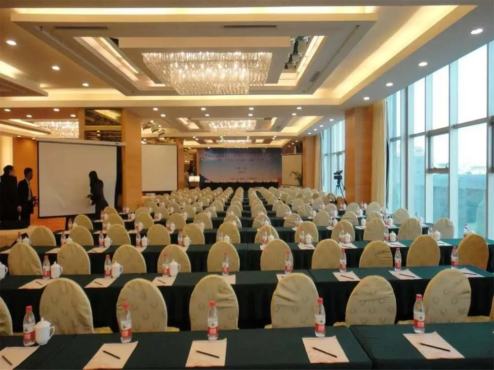 Далянь: Dalian Bolt Hotel