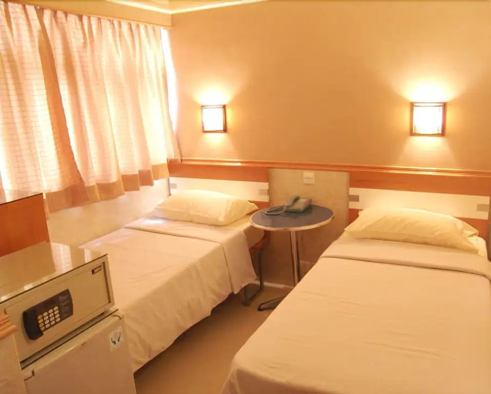 Гонконг: Rent-a-Room Hong Kong