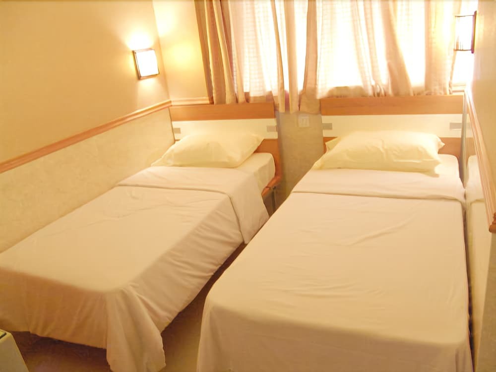 Гонконг: Rent-a-Room Hong Kong