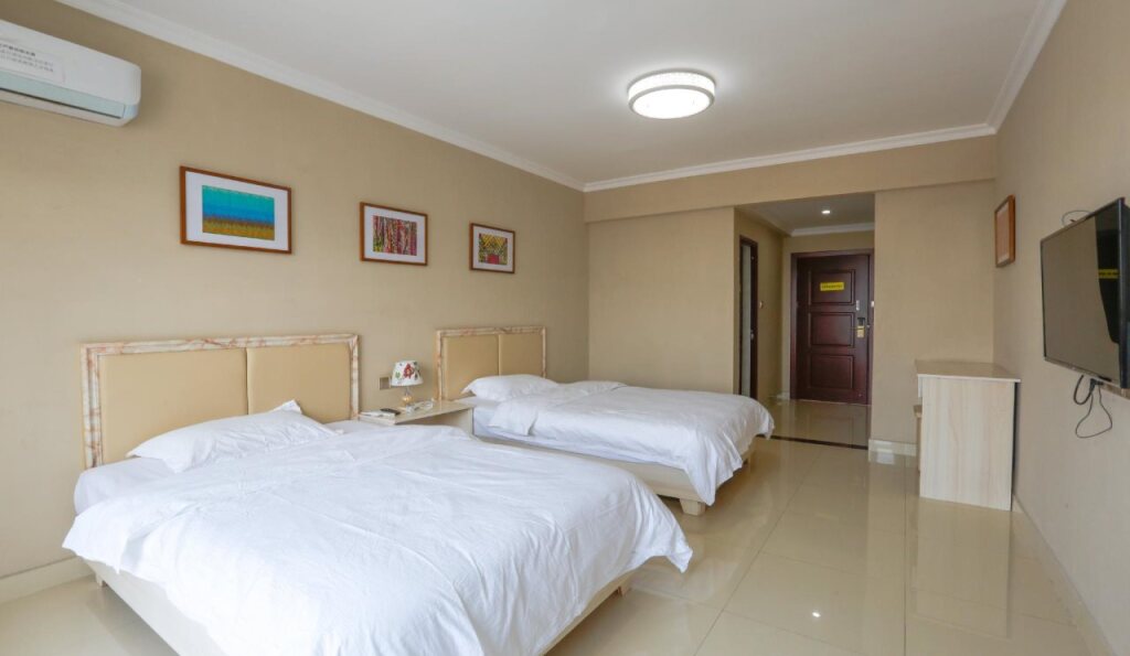 Чжанцзяцзе: Bajie Youth Hostel(Tianmenshan Train Station)