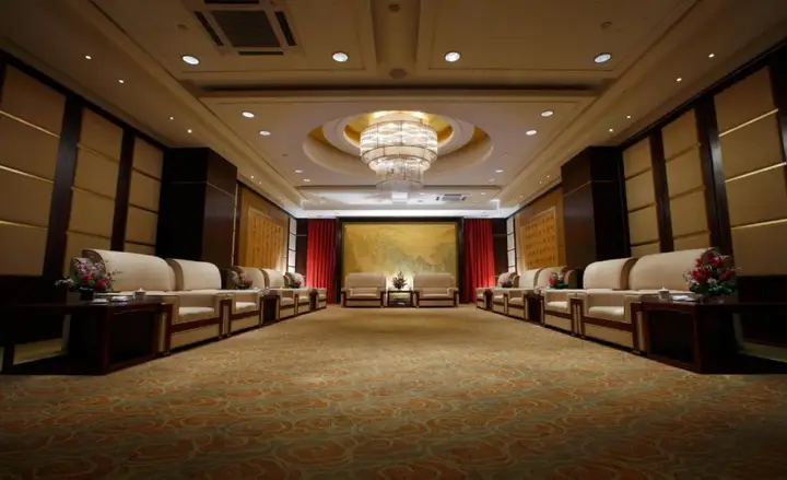 Иу: Kingdom Narada Grand Hotel