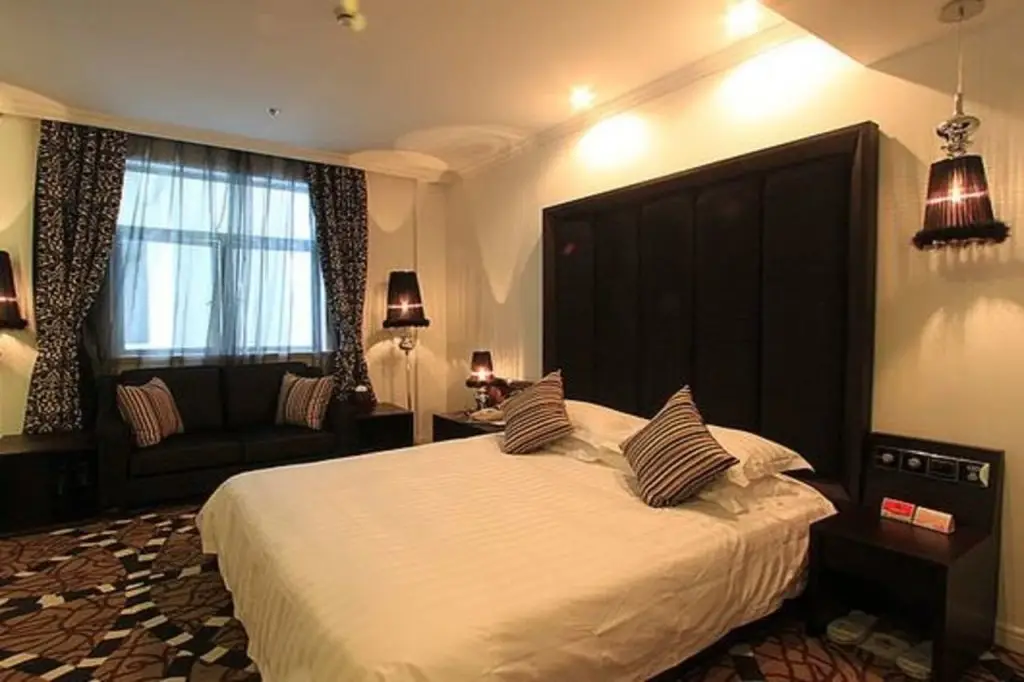 Шанхай: Elegance Bund Hotel