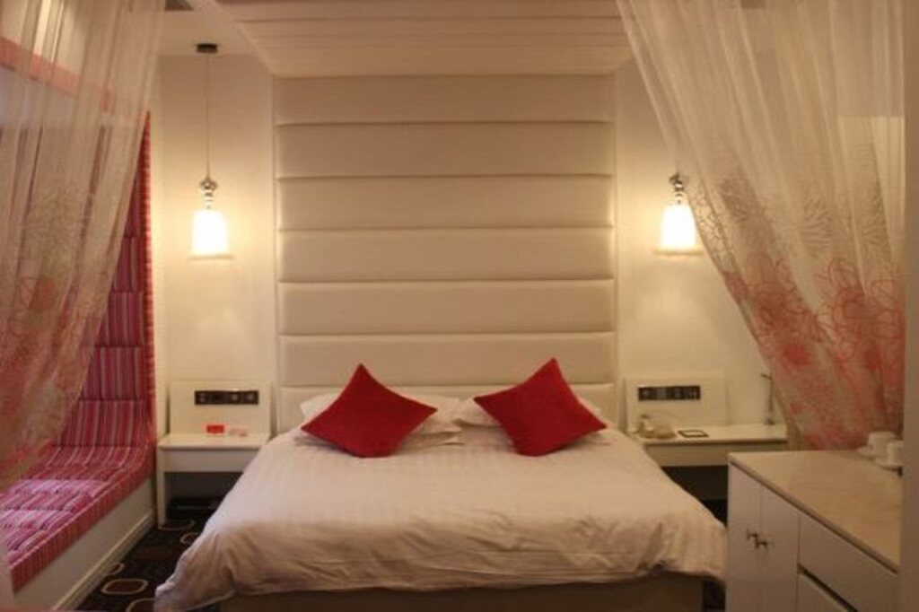 Шанхай: Elegance Bund Hotel