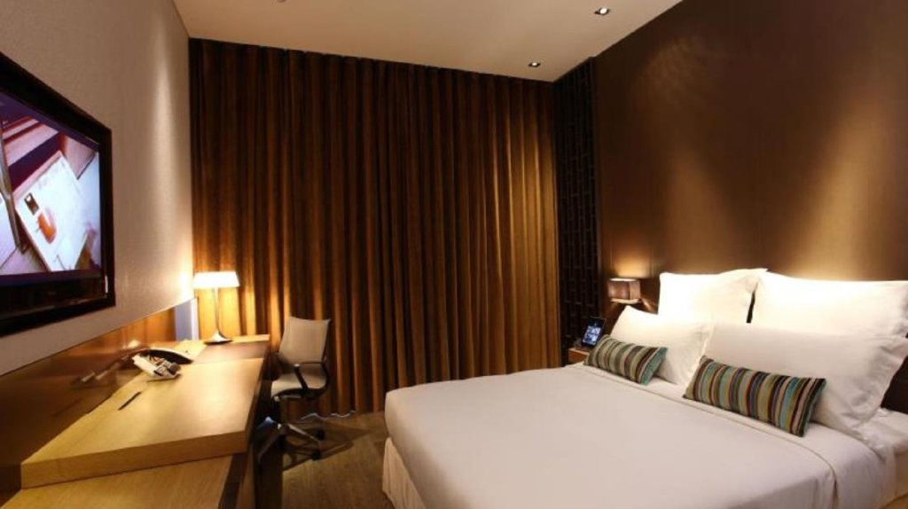 carousel image 3