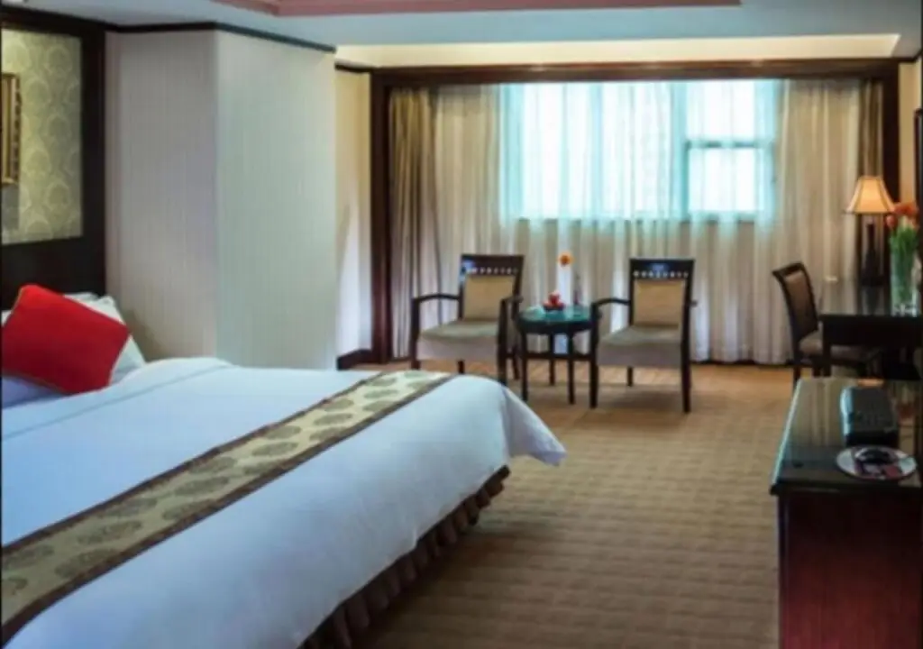 Шэньчжэнь: Vienna Hotel Shenzhen Fuhua Road