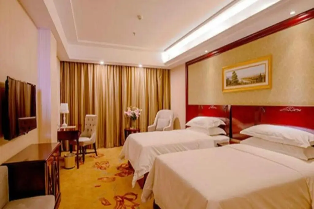 Шэньчжэнь: Vienna Hotel Shenzhen Fuhua Road