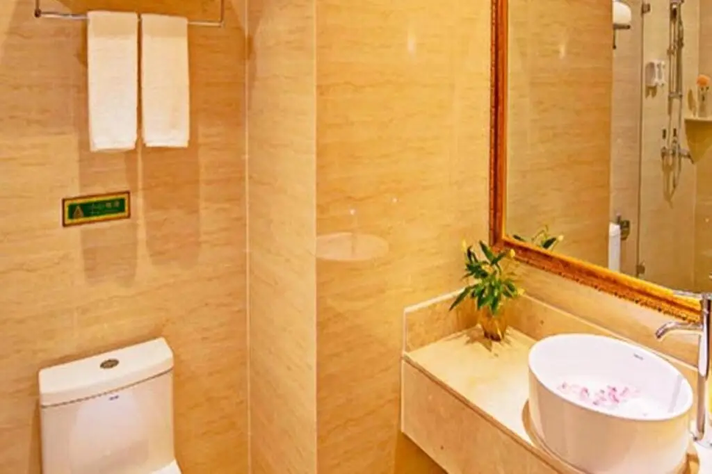 Шэньчжэнь: Vienna Hotel Shenzhen Fuhua Road