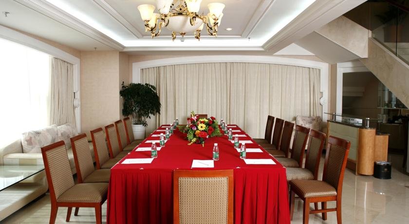 Шэньчжэнь: Shenzhen Holdfound Hotel