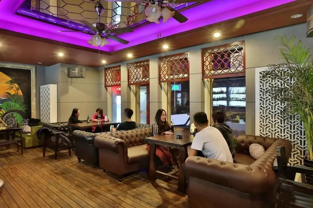 Циндао: Jin Hong Sea View Holiday Hotel