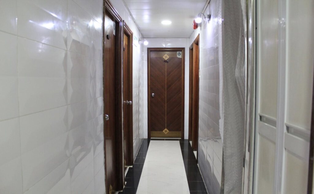 Гонконг: Kamal Traveller