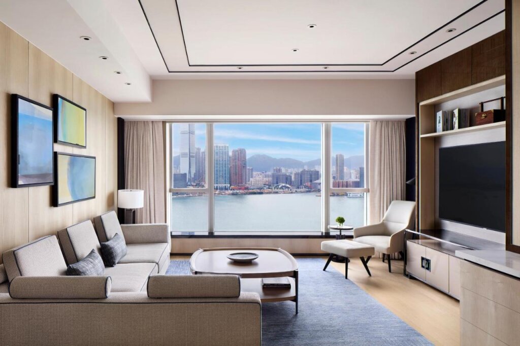 Гонконг: Four Seasons Hotel Hong Kong