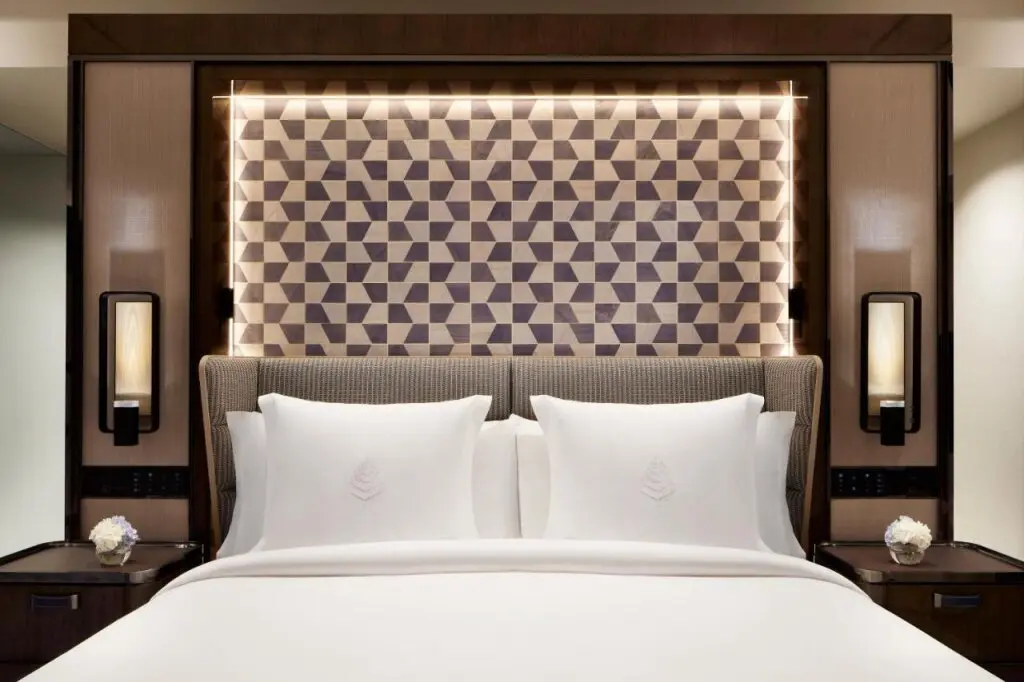 Гонконг: Four Seasons Hotel Hong Kong