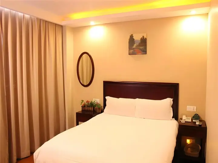 Шанхай: Greentree Inn Shanghai Caoan Road Textile Express Hotel