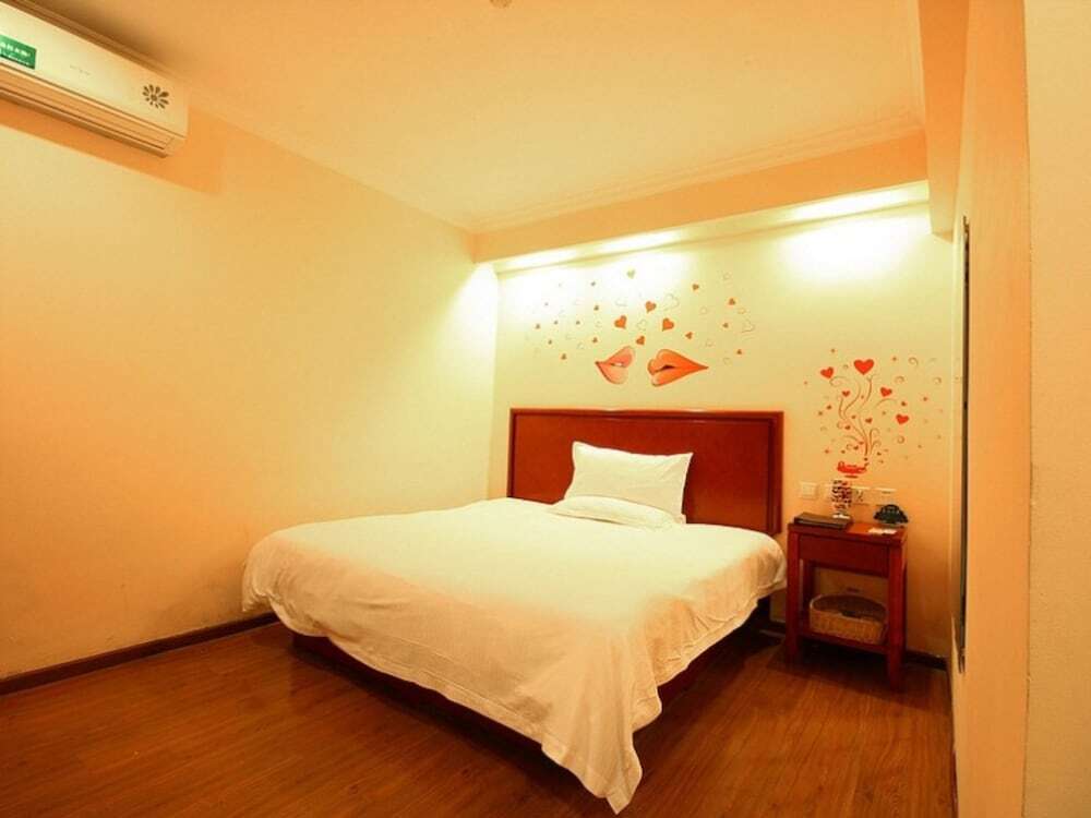 Пекин: GreenTree Inn Beijing Haidian District Xueyuan Road Wudaokou Subway Station Business Hotel