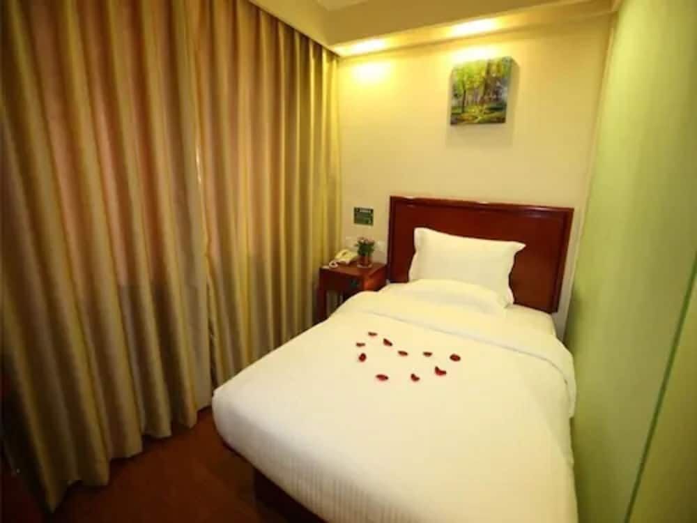 Пекин: GreenTree Inn Beijing Haidian District Xueyuan Road Wudaokou Subway Station Business Hotel