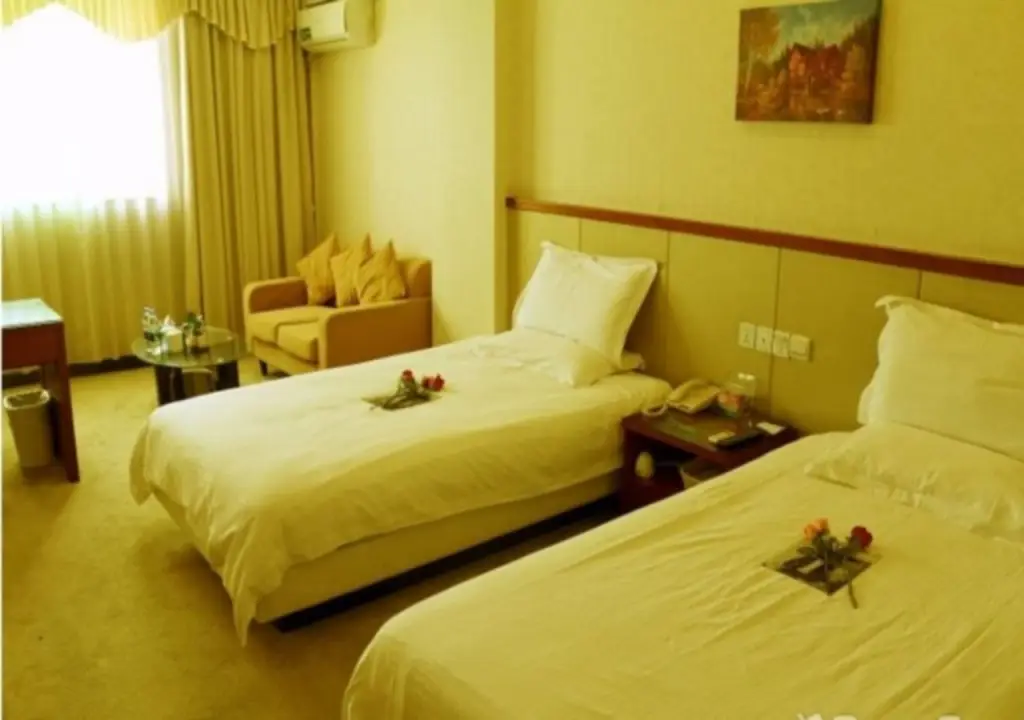 Шэньчжэнь: GreenTree Inn Shenzhen Kengzi Town Express Hotel