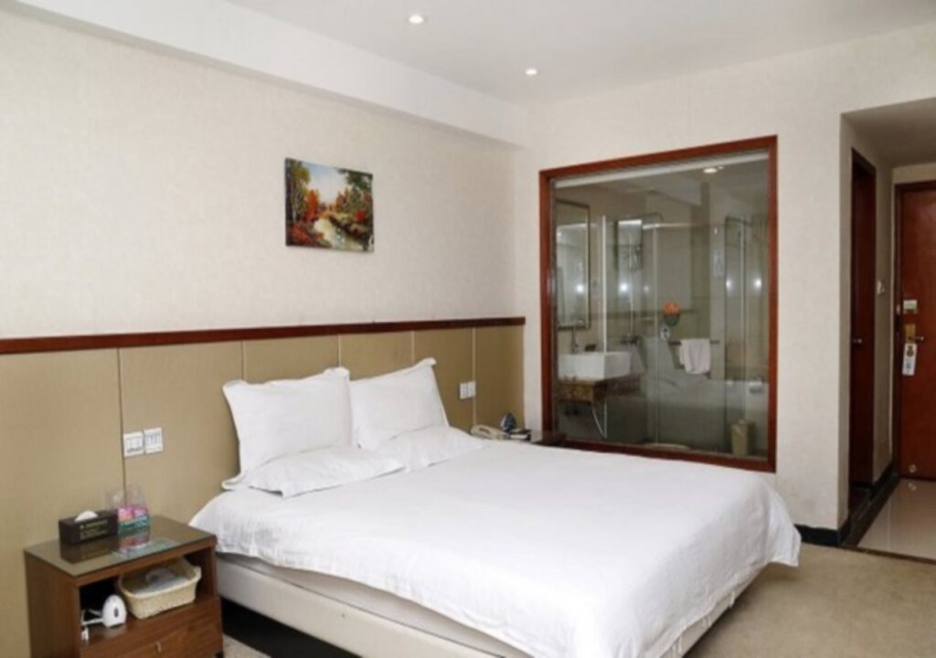 Шэньчжэнь: GreenTree Inn Shenzhen Kengzi Town Express Hotel
