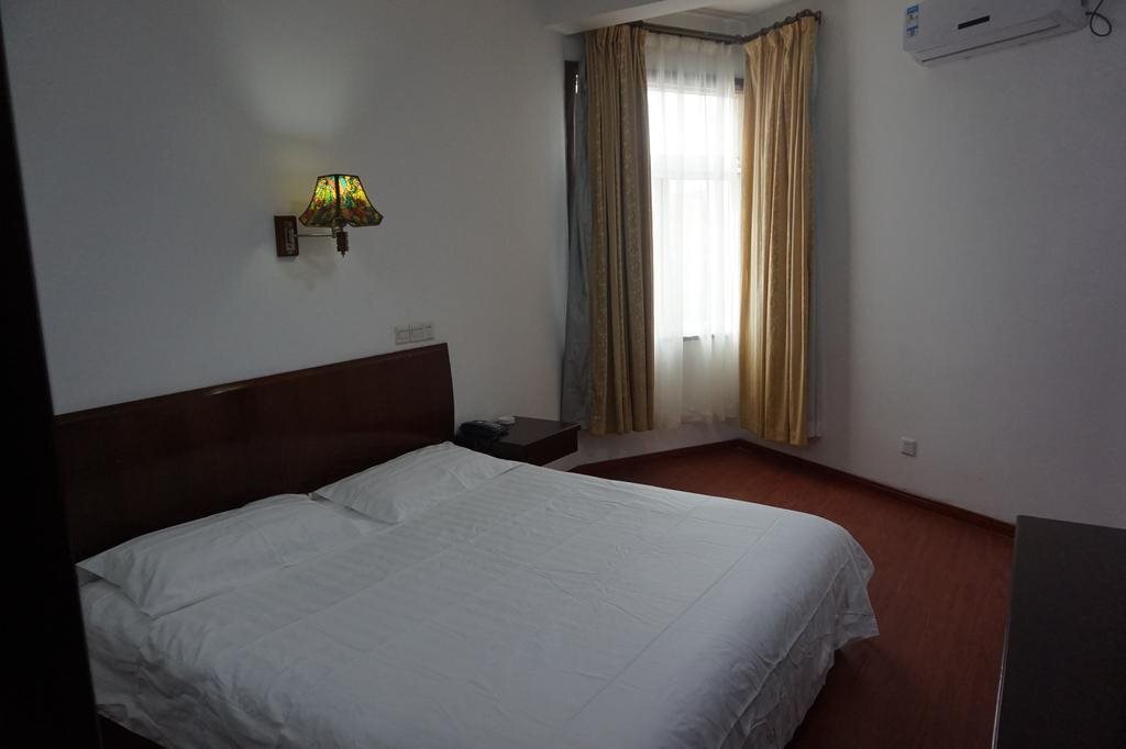 Шанхай: Shanghai Junhang Holiday Hotel