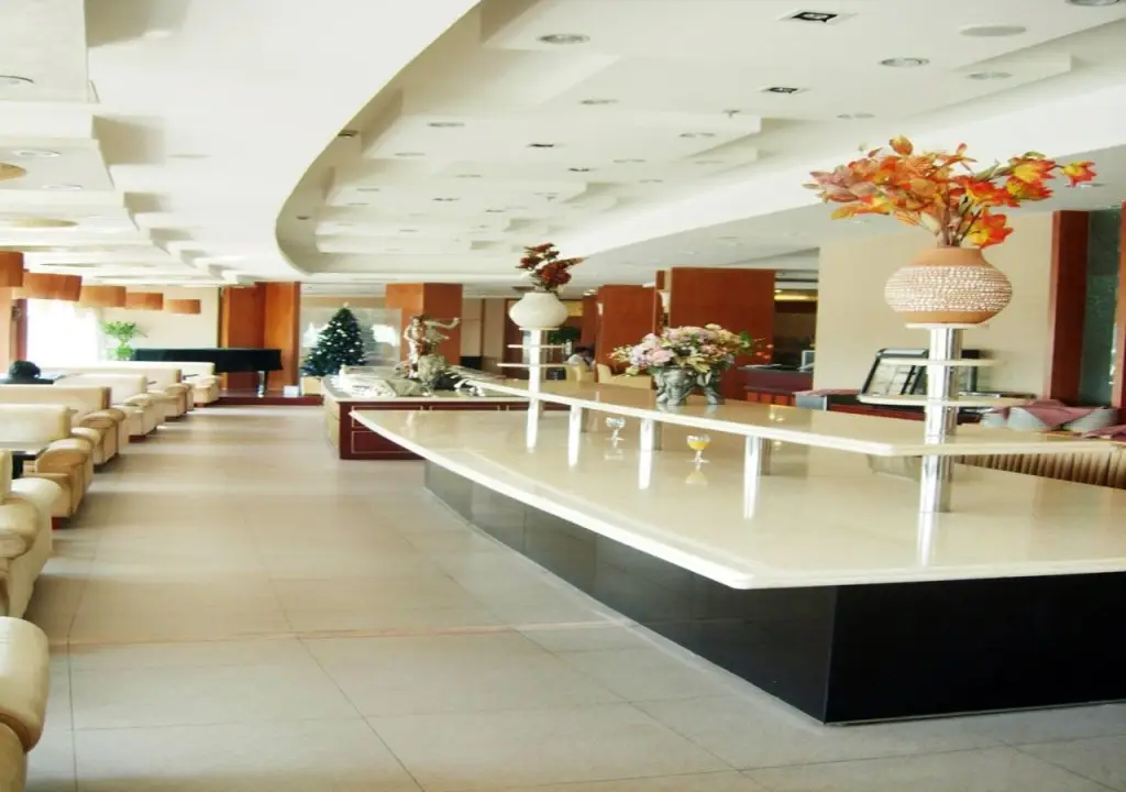 Шанхай: Shanghai Airlines Travel Hotel