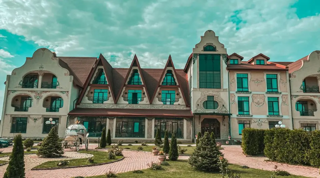 Отель Бережки-Холл — фото 1
