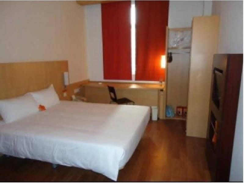 Гуанчжоу: Dragon Hotel 168 Huadu North Railway Station Branch