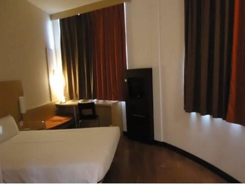 Гуанчжоу: Dragon Hotel 168 Huadu North Railway Station Branch