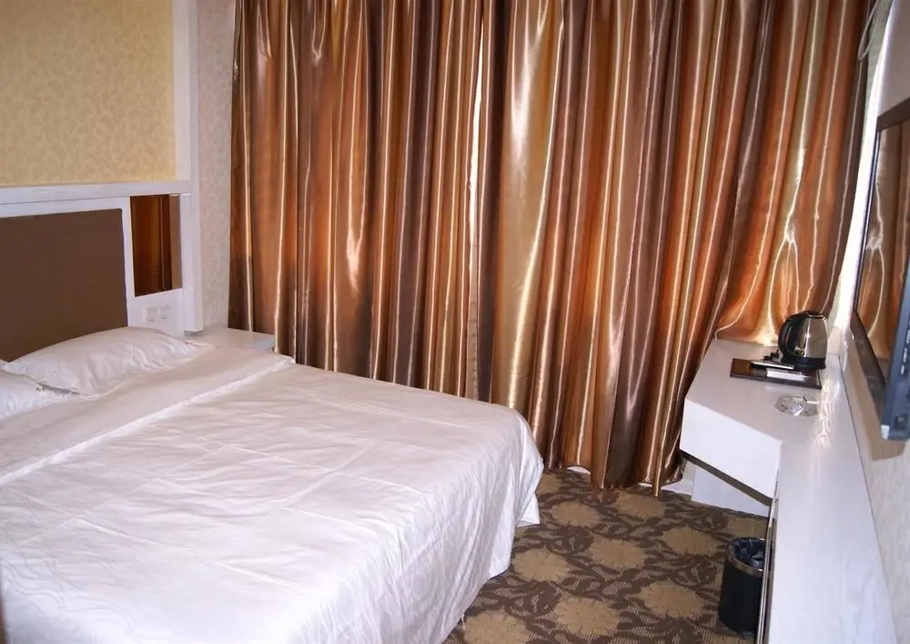 Perfect Season Hotel (Tiexi Branch) — фото 1