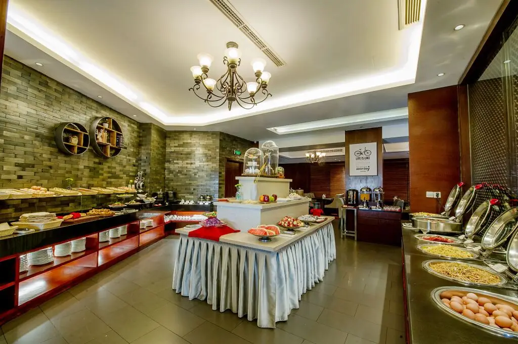 Иу: Byland World Hotel