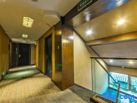 Share Year Hotel — фото 1