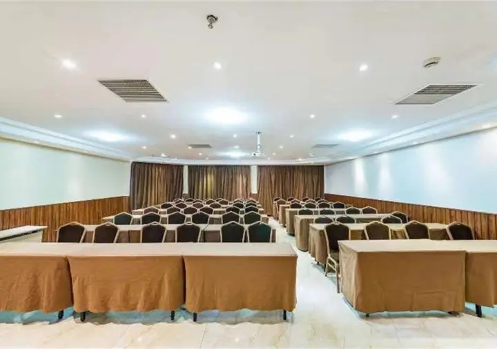 Чунцин: ibis Chongqing Ranjiaba