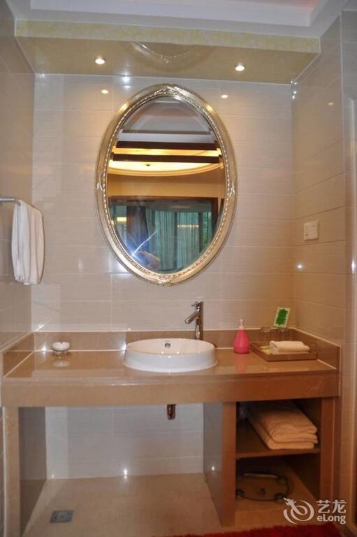 Шанхай: Byfond Hotel