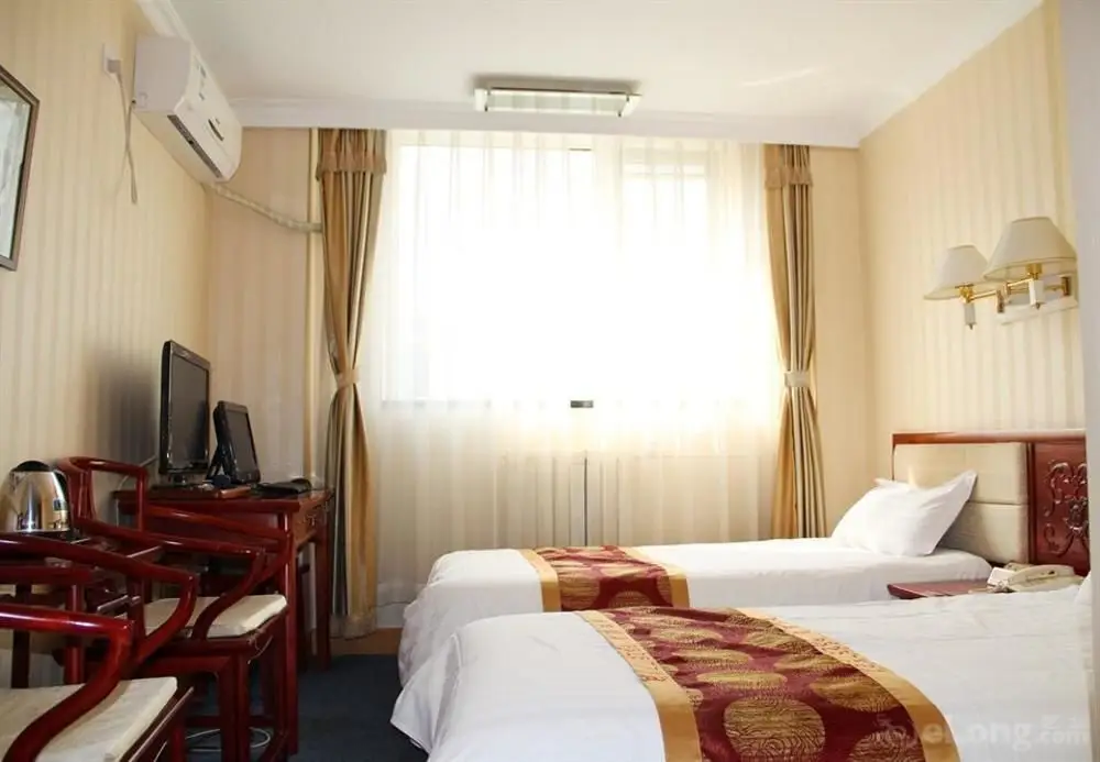 Donghua Hotel Beijing (Tian'anmen Wangfujing Branch) — фото 1