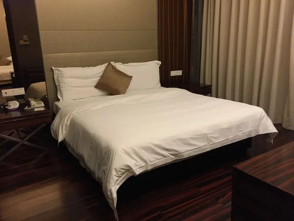Гуанчжоу: Silin Residence Poly World Trading Center