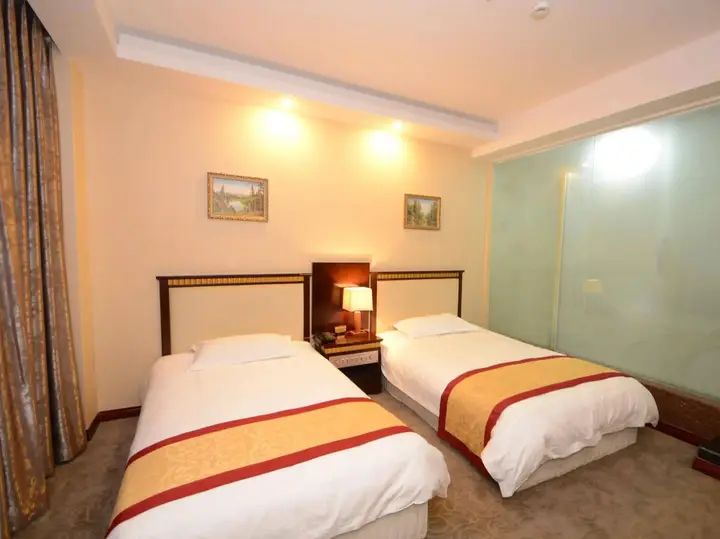 Чэнду: Chengdu Airport Yingang Business Hotel