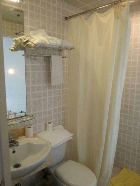 Шанхай: Good Dream Business Hotel (Xuhui)